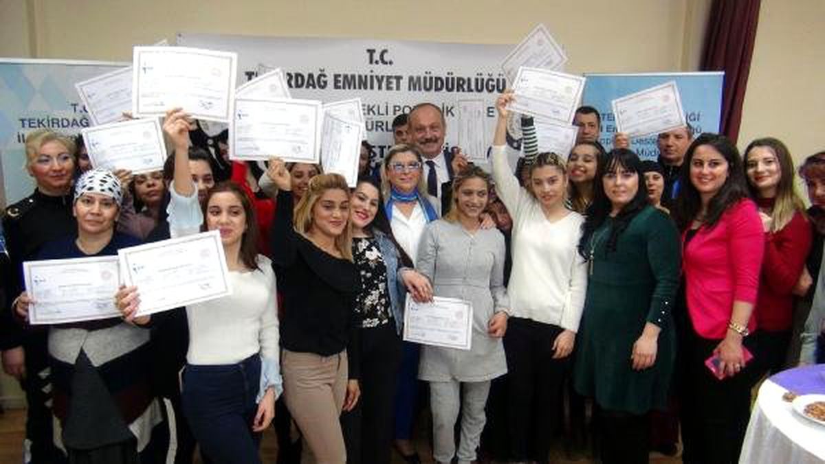 Polis Desteğiyle Kurs Bitirip Kuaför Oldular