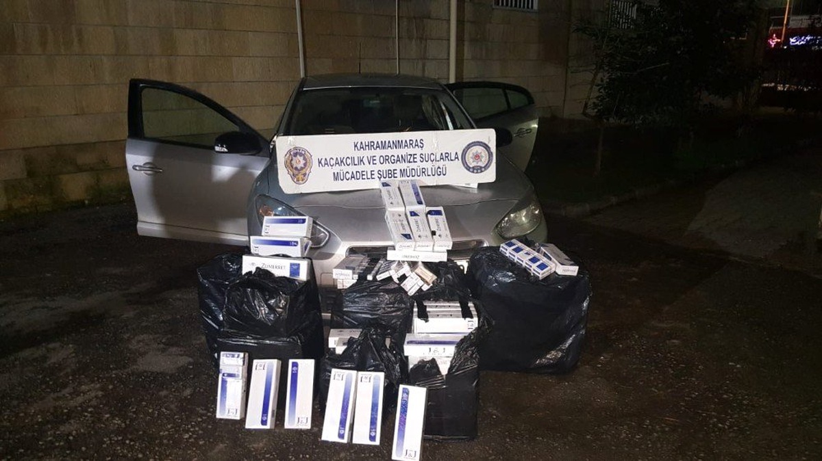 Polisten Kaçan Otomobilden Kaçak Sigara Çıktı