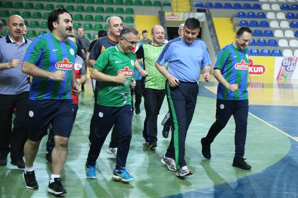 Rize\'de Kurum Müdürlerinin Akşam Sporu
