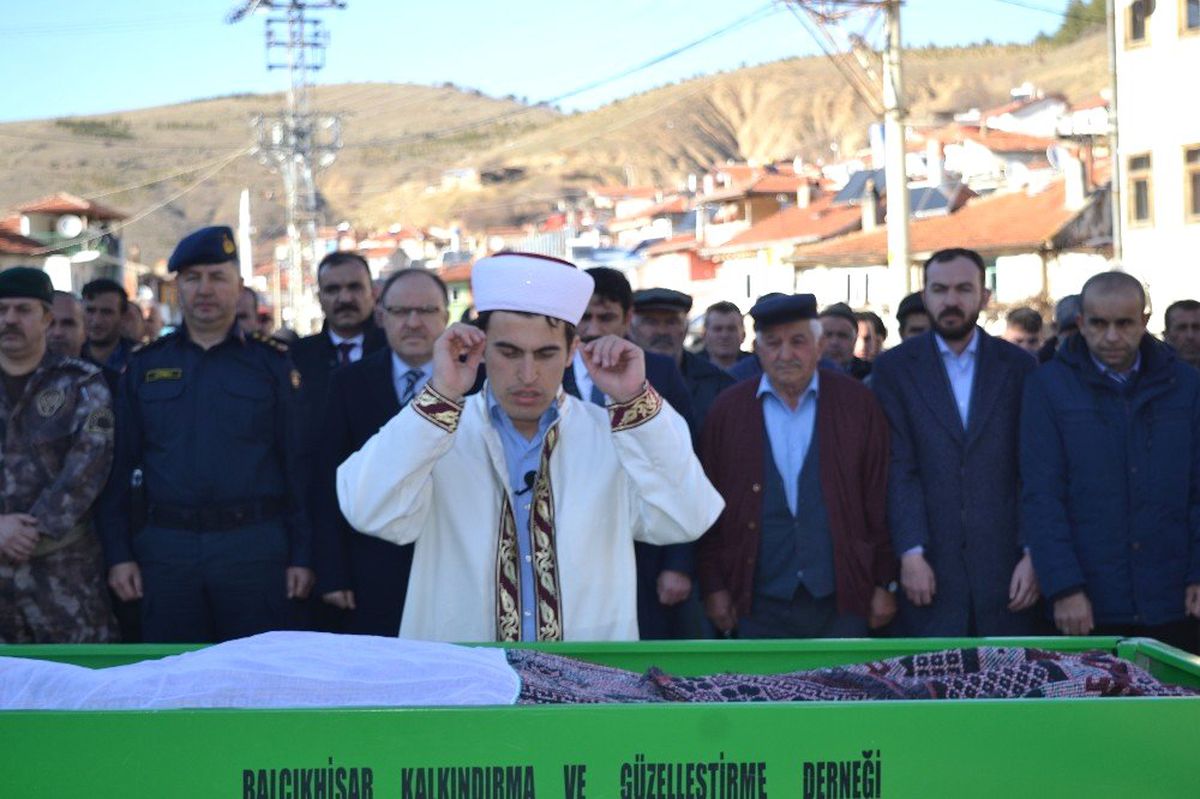 Şehit Nurullah Oymak\'ın Annesi Son Yolculuğuna Uğurlandı