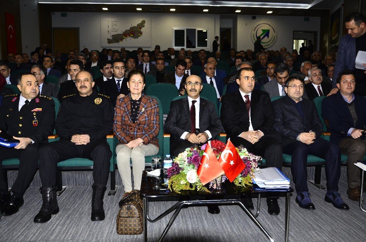 Vali Demirtaş Uyuşturucuyla Mücadelede Muhtarlardan Destek İstedi