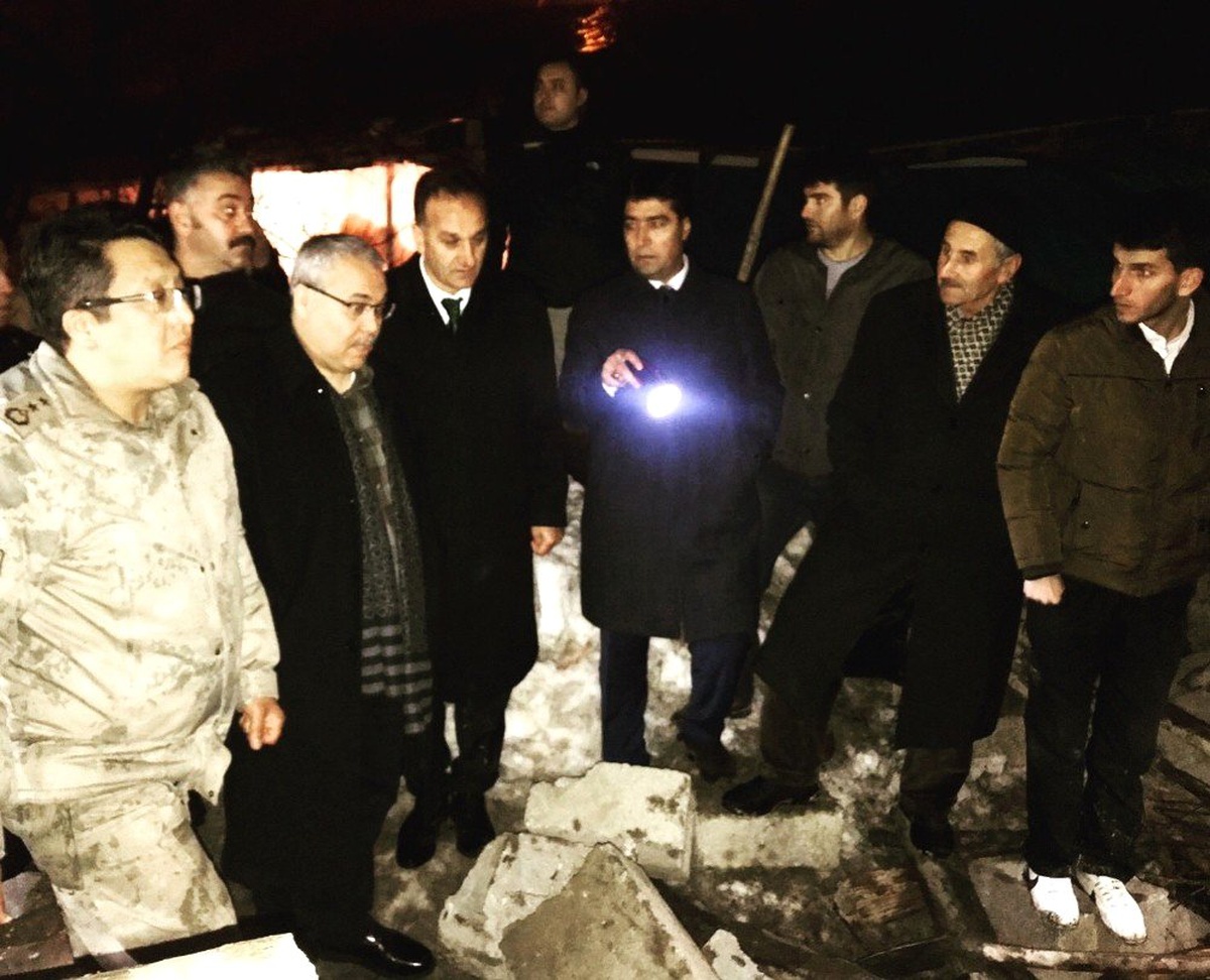 Vali Gündüzöz Hayvanları Telef Olan Vatandaşı Ziyaret Etti