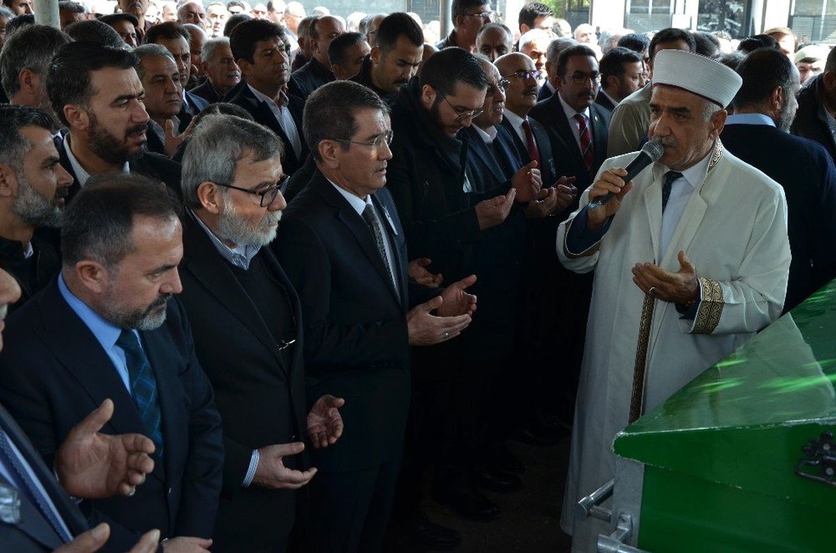 AK Parti\'li Küpeli Son Yolculuğuna Uğurlandı