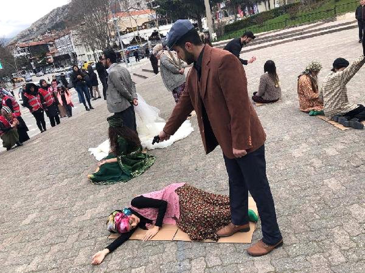 Amasya\'da \'Kadına Şiddet\' Tiyatral Gösteri ile Anlatıldı