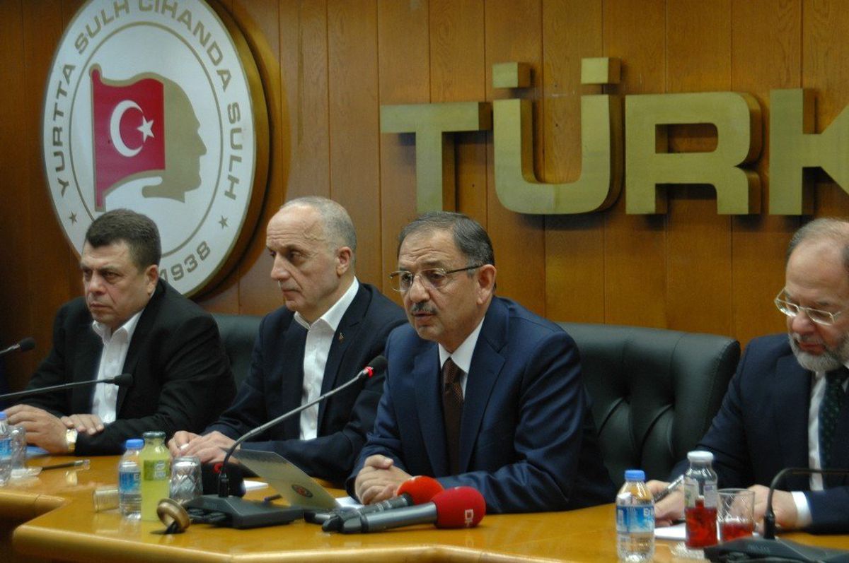 Ankara Büyükşehir Belediyesi Başkan Adayı Özhaseki, Türk-İş\'i Ziyaret Etti