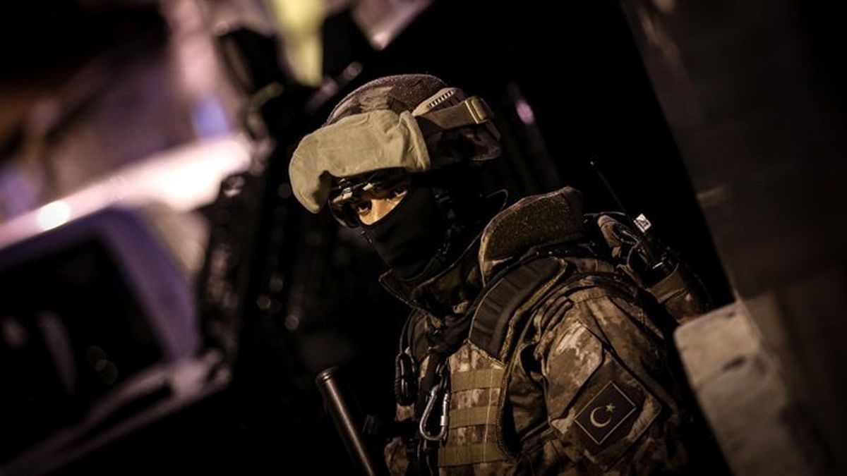 Ankara\'da uyuşturucu satıcılarına dev operasyon