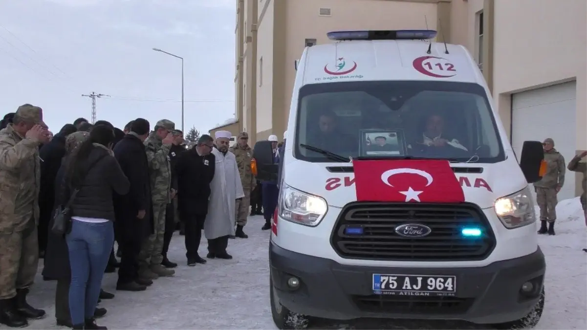 Ardahan\'da Şehit Uzman Çavuş İçin Tören Düzenlendi
