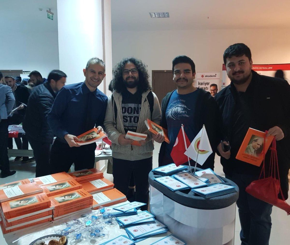 Atatürk Araştırma Merkezi Başkanlığı Doğu Akdeniz Kariyer Fuarı\'nda