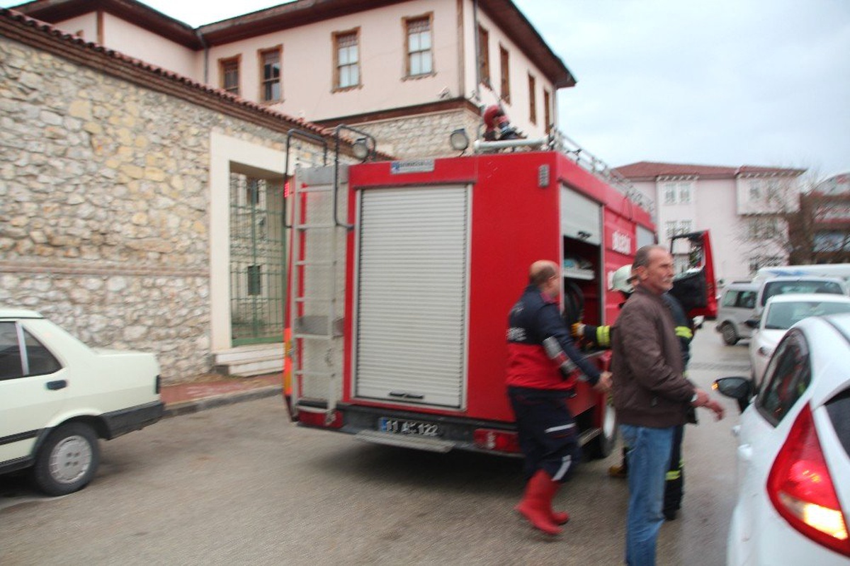 Atılan Sigara İzmariti Az Kalsın Faciaya Yol Açıyordu