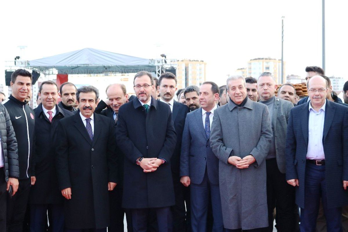 Bakan Kasapoğlu Diyarbakır\'da Sporcularla Buluştu