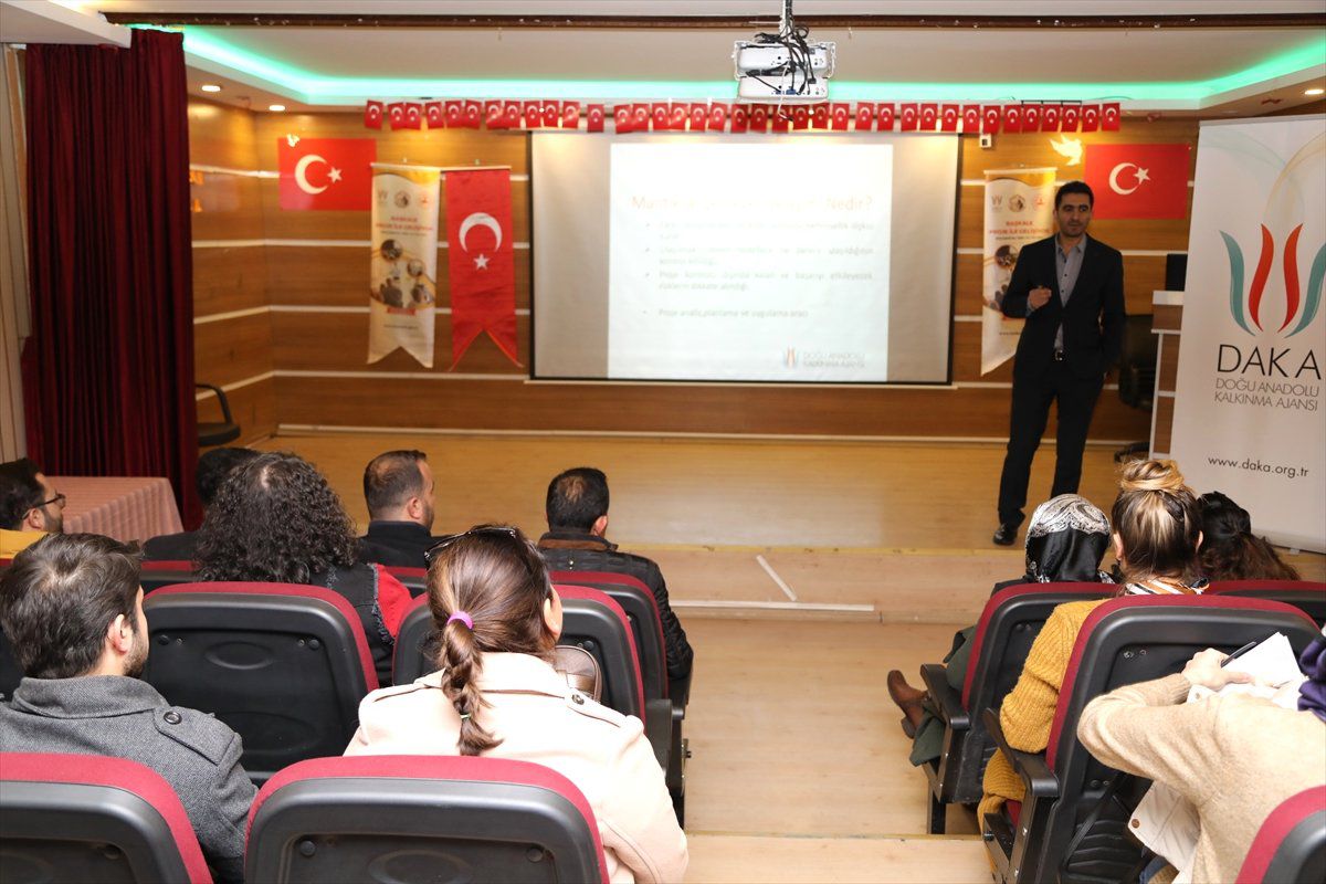 Başkale\'de "Proje Döngüsü Yönetimi ve Proje Hazırlama" Eğitimi