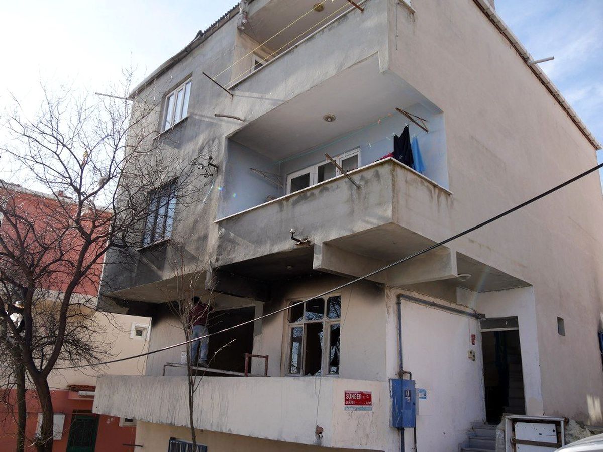 Başkan Akgün, Evi Yanan Ailenin İmdadına Yetişti
