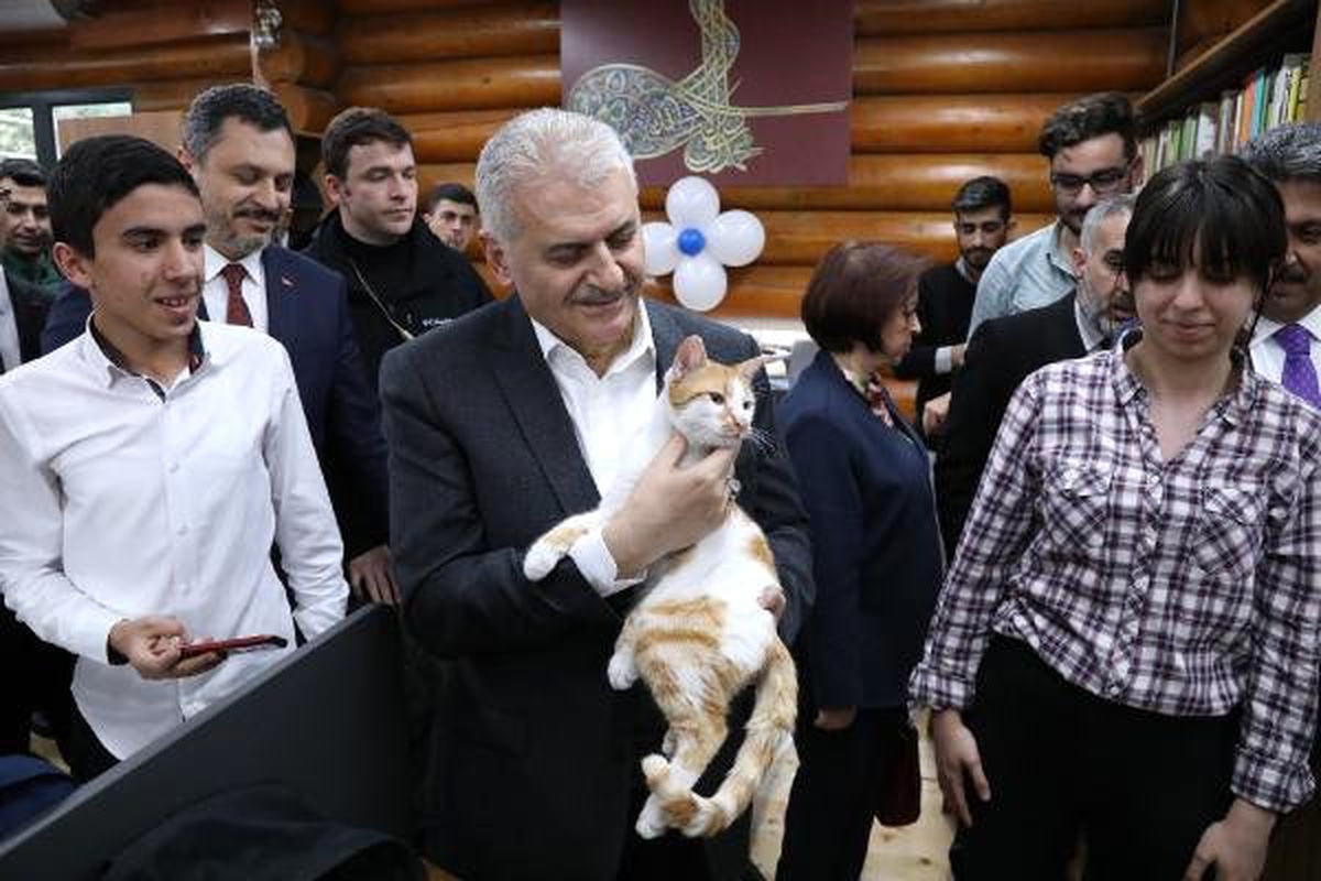 Binali Yıldırım Çamlık Millet Kütüphanesi\'ni Açtı