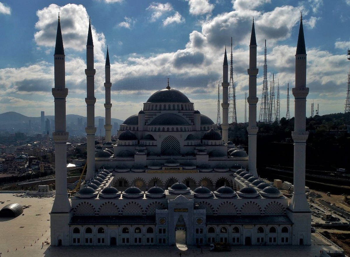 Çamlıca Camii Regaip Gecesi İbadete Açılacak