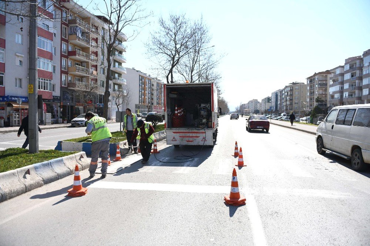 Çanakkale\'de Yol Çizgileri Yenileniyor