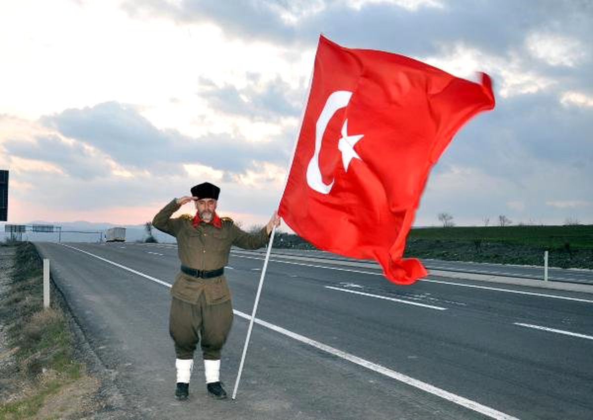 Çanakkale\'ye Yürüyen Dernek Başkanına, Bakan Albayrak\'tan Destek