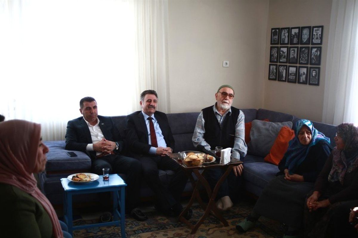 CHP\'nin Adayı Sandal: "Bayraklı\'da Sandıkları Patlatacağız"