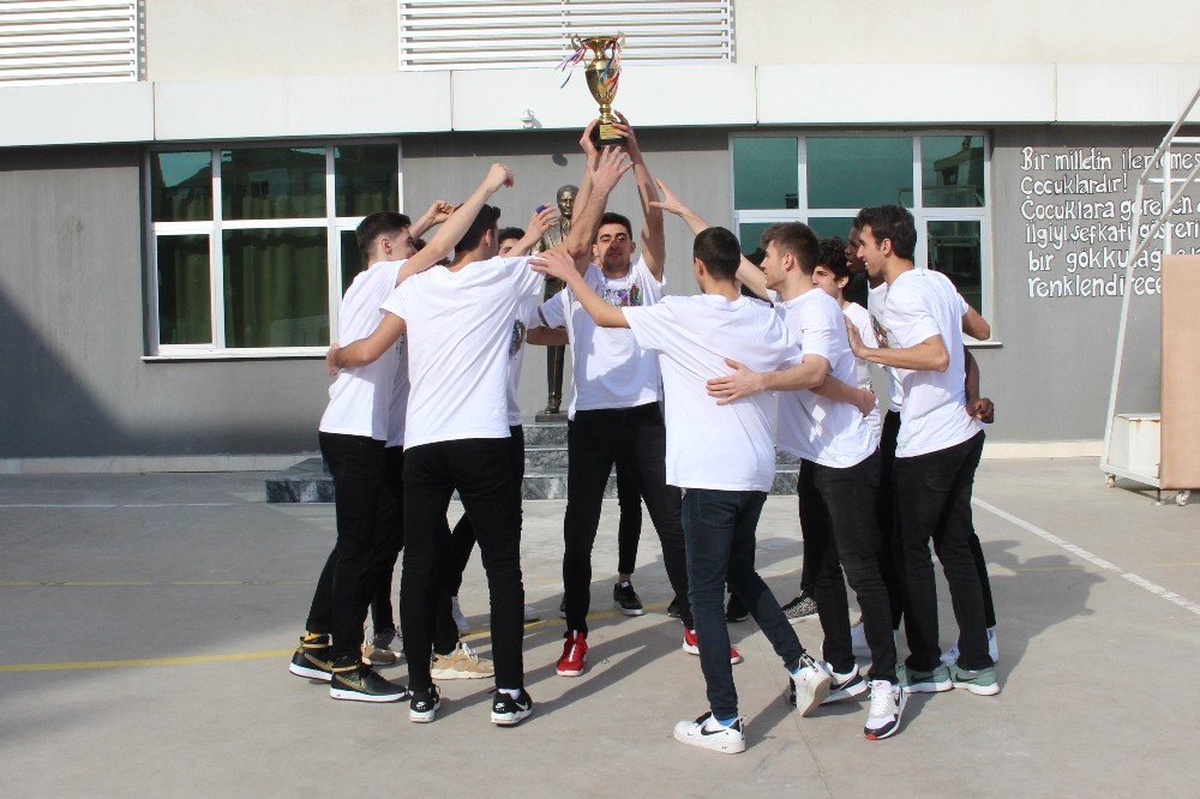 Doğa Koleji\'ne Basketbol Şampiyonasında Çifte Kupa
