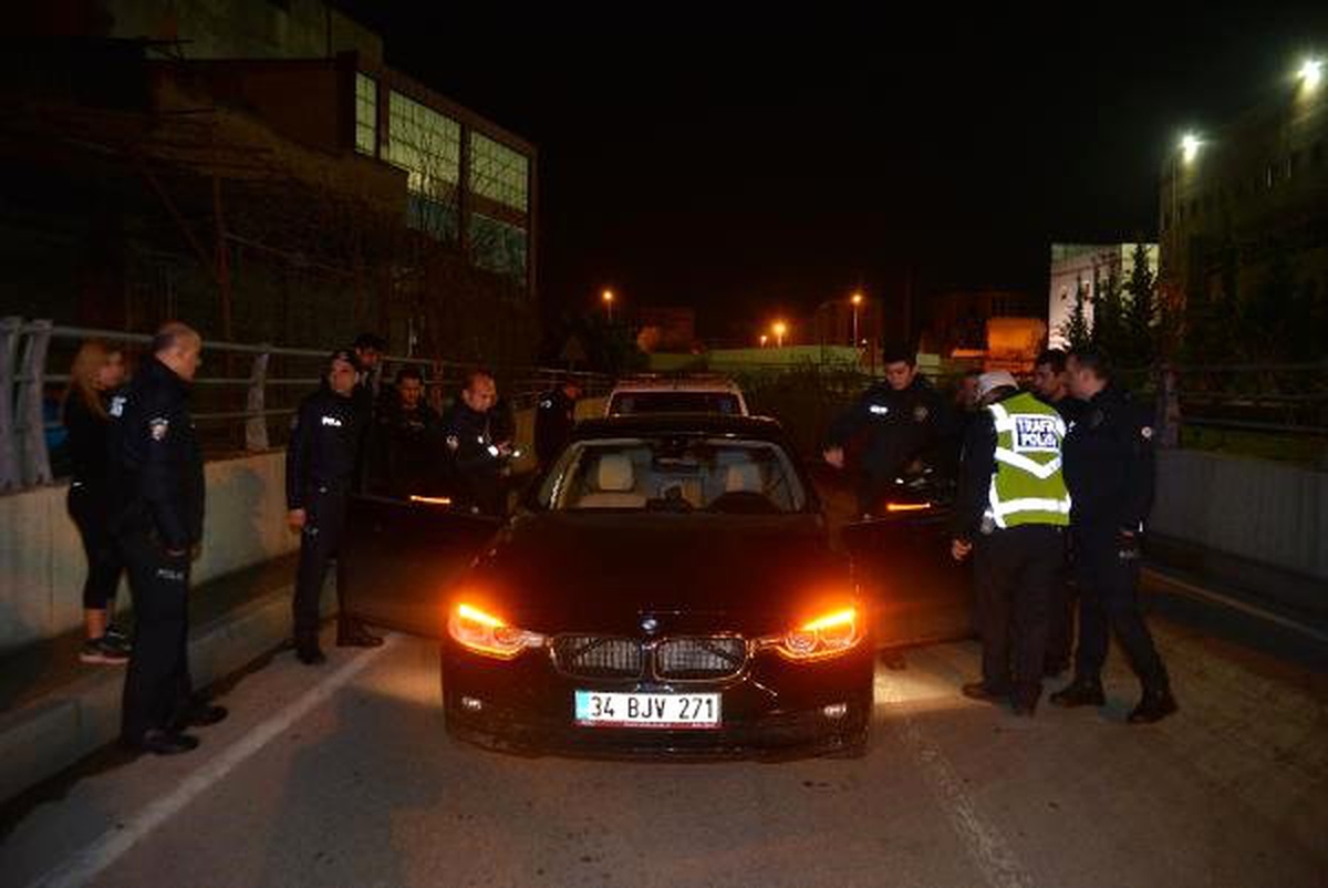 Dur\' İhtarına Uymayan Ehliyetsiz Sürücü Polisi Alarma Geçirdi