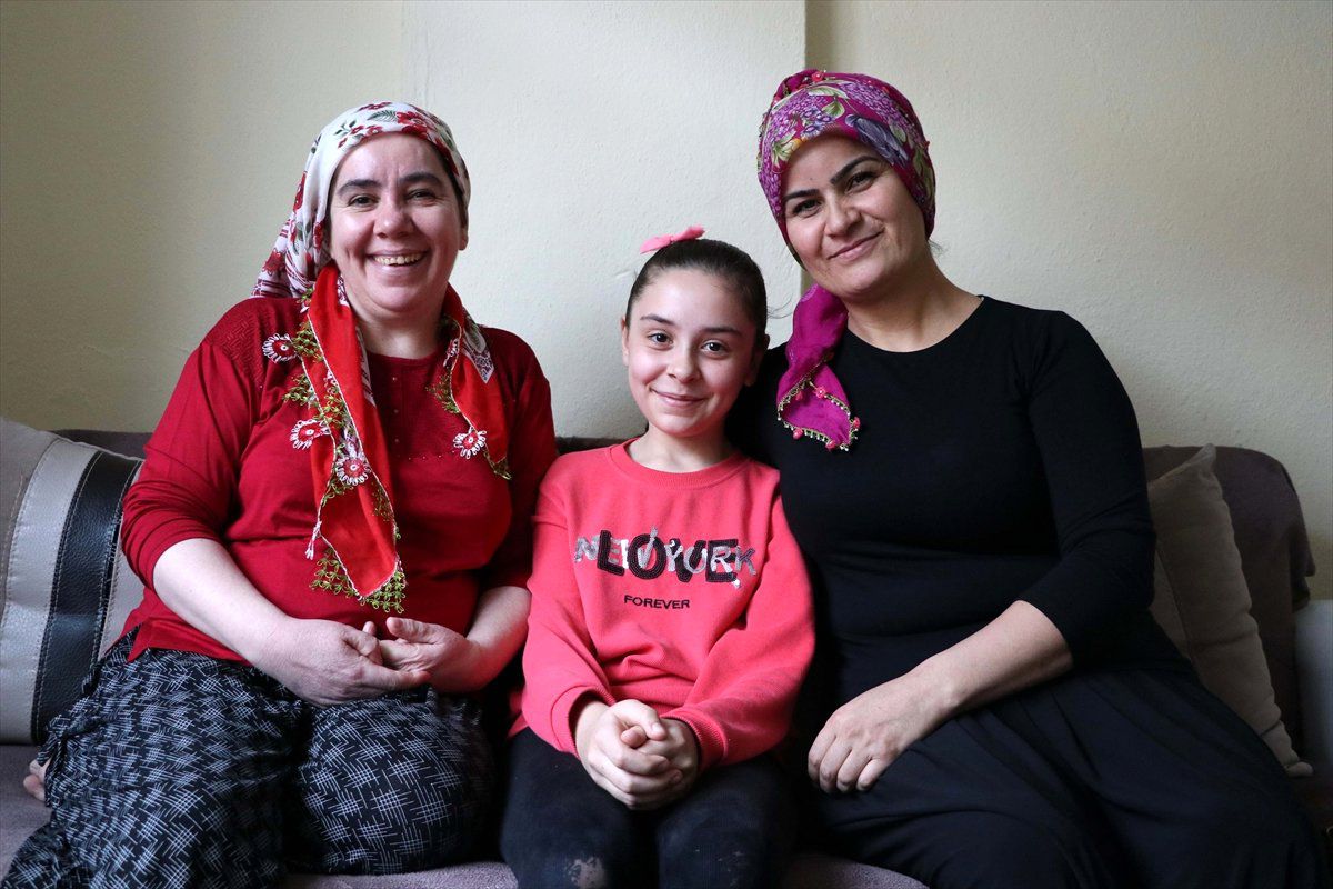 Engelli Komşusu ile Kızına Evini Açtı