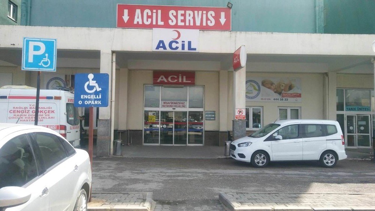 Gaziantep\'te 34 Öğrenci Zehirlenme Şüphesiyle Hastaneye Kaldırıldı