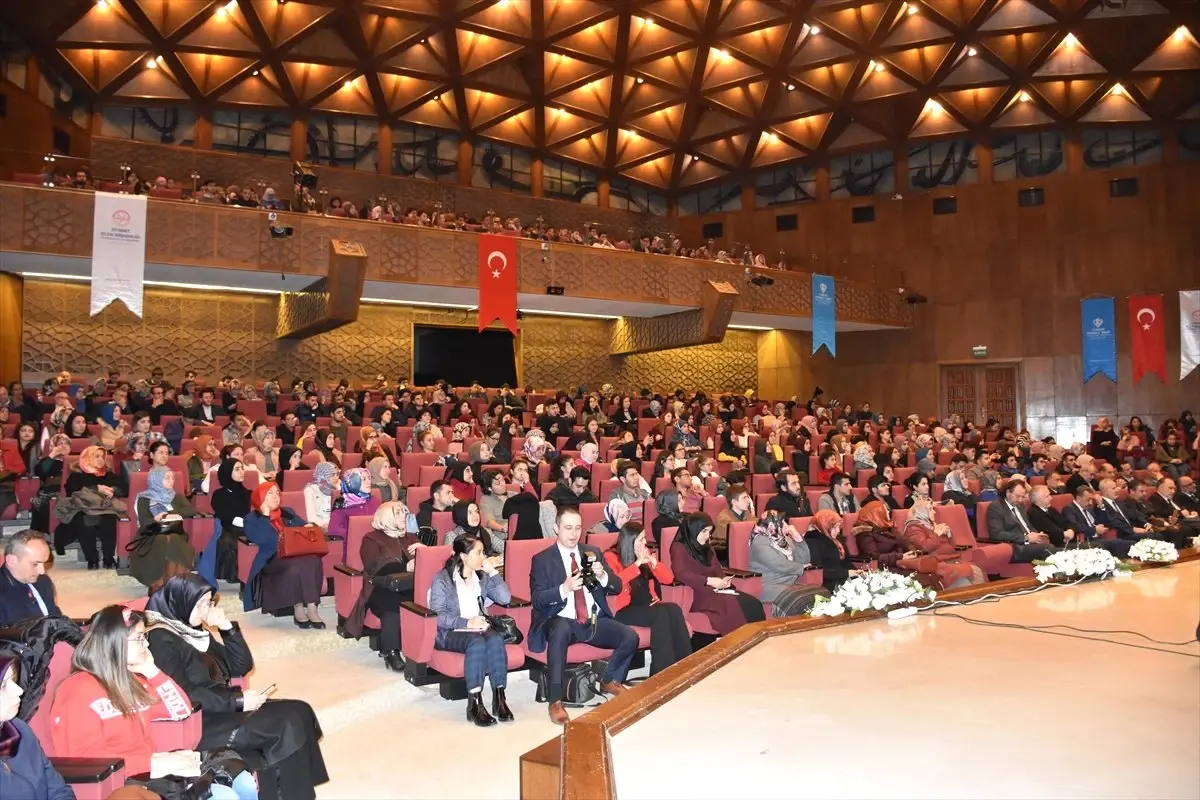 Geçmişten Geleceğe Kadın ve Toplum" Konferansı