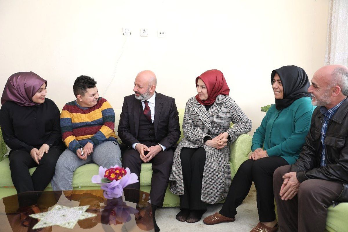 Gönüllerin Belediyesi Kocasinan\'da Yüreklere Dokunuluyor