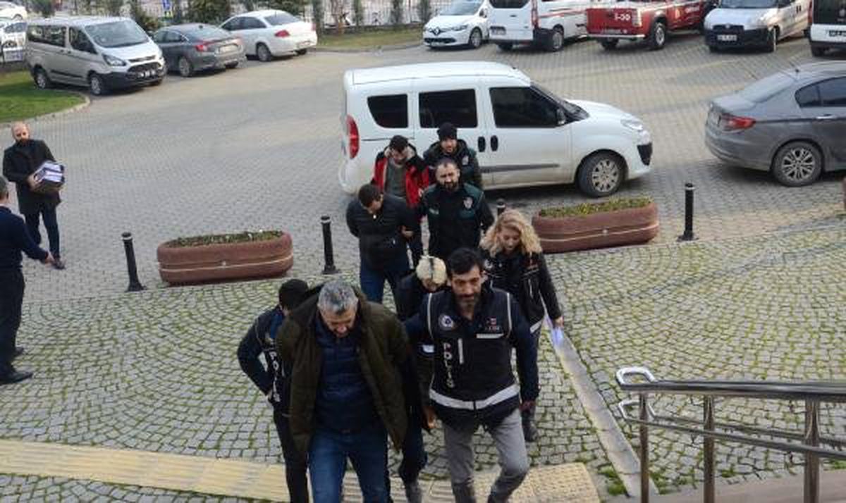 İnegöl\'de Usulsüz Ehliyet Operasyonu: 5 Kişi Adliyede