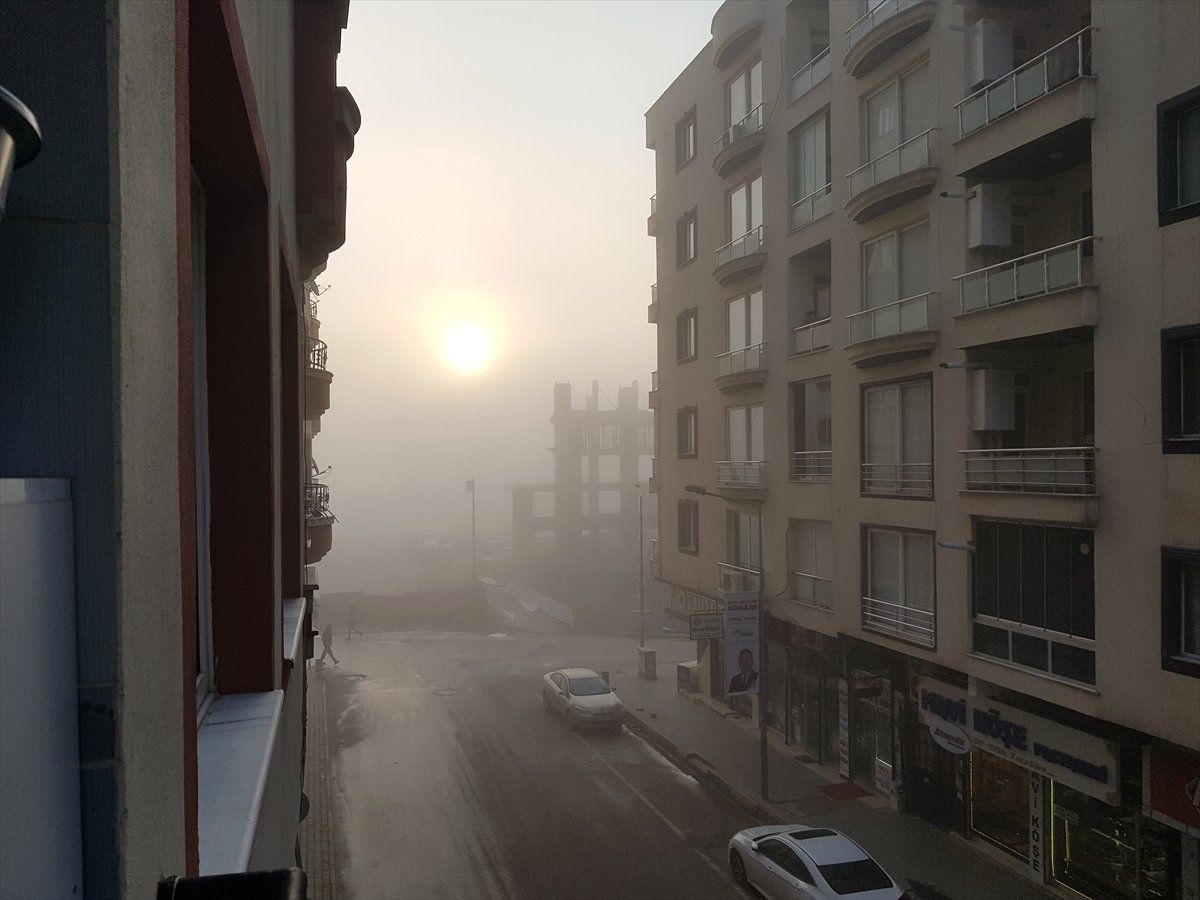 İslahiye\'de Sis Etkili Oldu