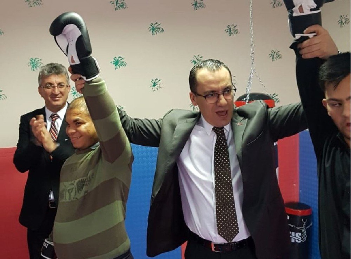 Kahta\'da Özel Eğitimli Öğrenciler İçin Spor Salonu Açıldı