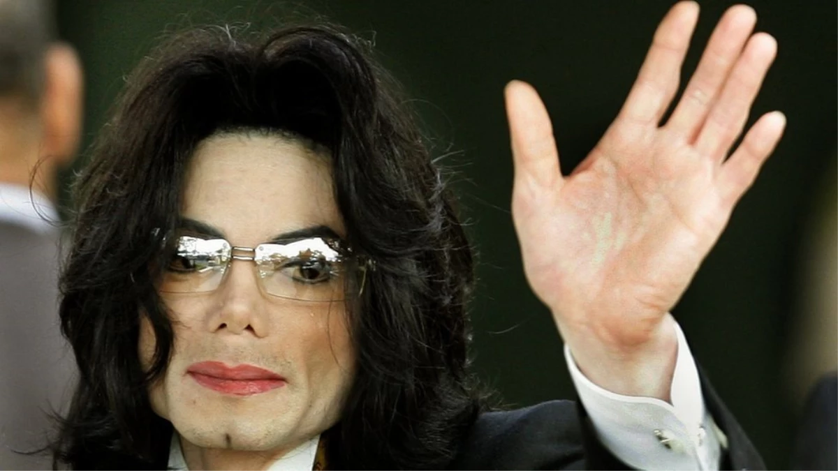 Kanada ve Yeni Zelanda\'da Radyolar Taciz Belgeselinden Sonra Michael Jackson Şarkıları Çalmıyor