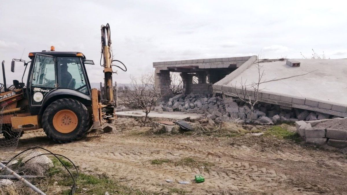 Kapadokya\'da Kaçak Yapı Yıkımları Devam Ediyor