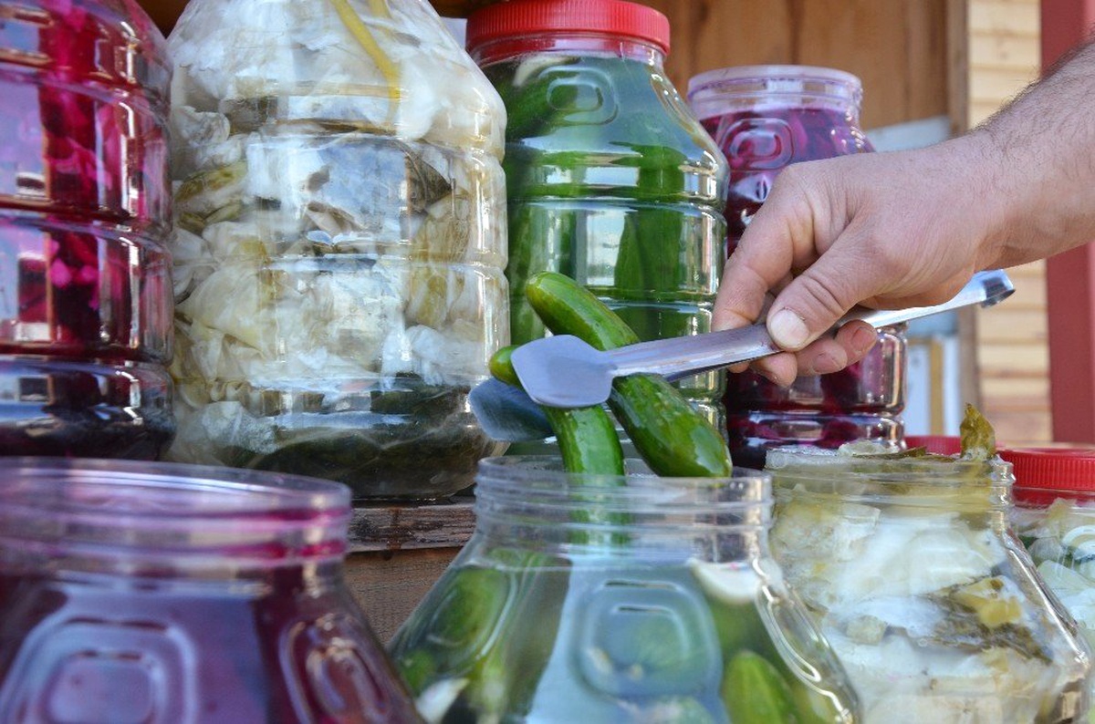 Meşhur Turşucular Noktayı Koydu: "Ne Sirke Ne de Limon Kullanıyoruz"