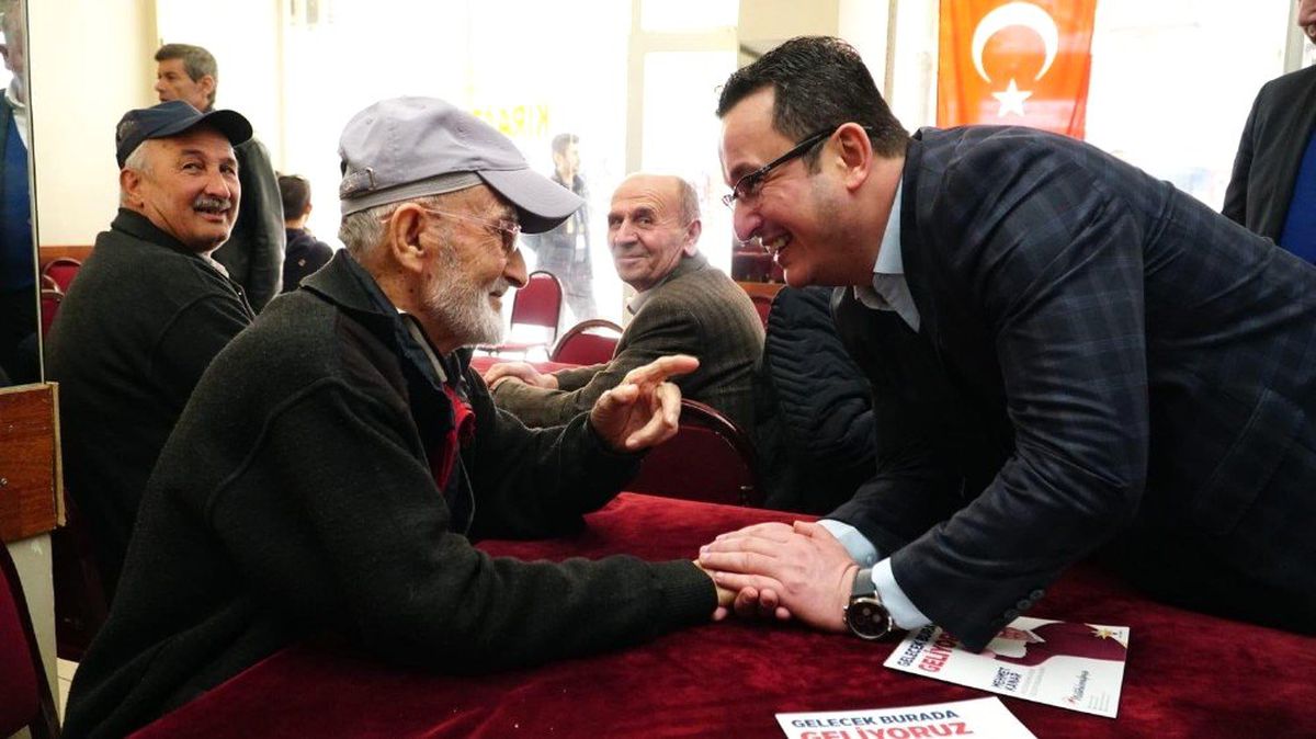 Mustafakemalpaşa "Evladını" Bağrına Bastı
