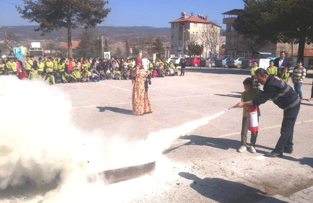 Okulda Deprem ve Yangın Tahliye Tatbikatı