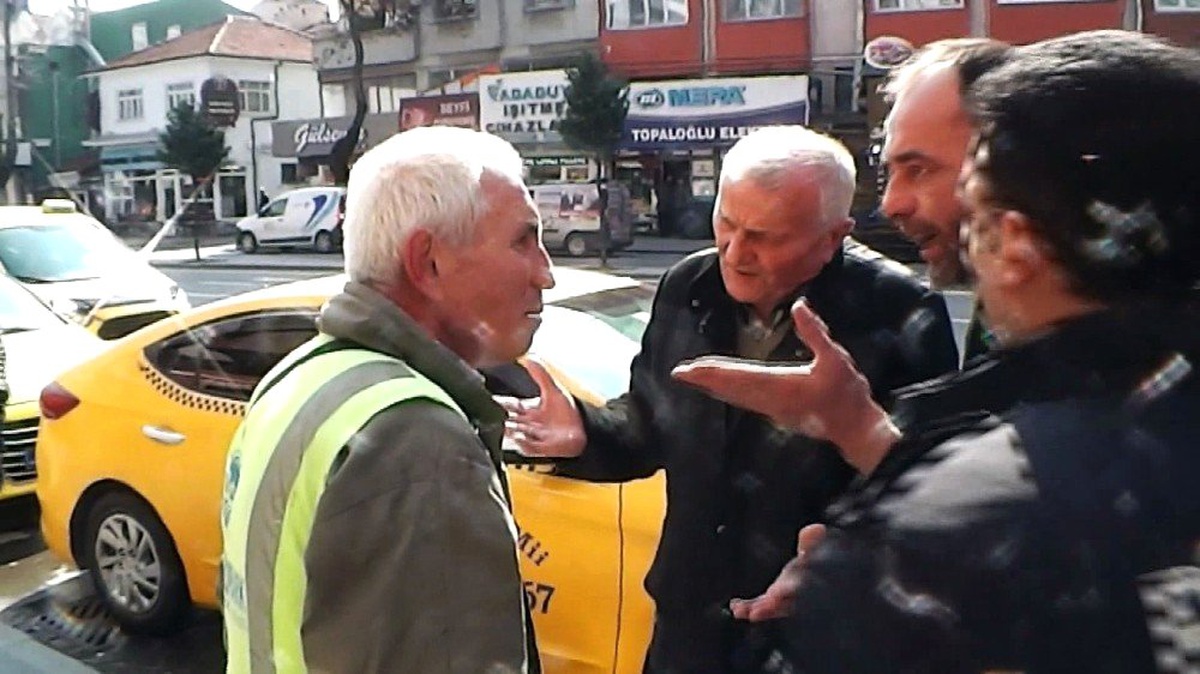 Parkomat Görevlisine Taksiciler Tarafından Park Dayağı İddiası