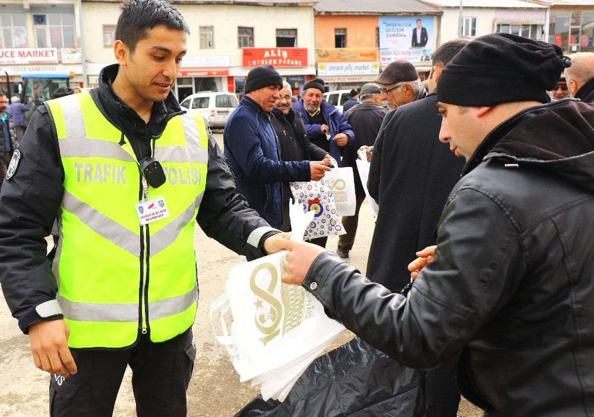 Pet Şişe Getirene Bez Torba Dağıtıldı