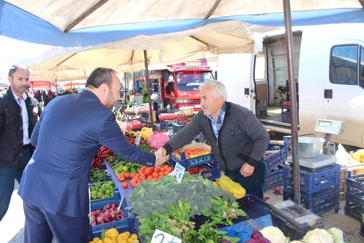 Salı Pazarı\'nı Gezdiler