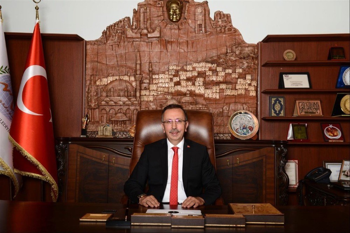 Seçen, "Regaib Kandili Tüm İnananlar İçin Hayırlara Vesile Olsun"
