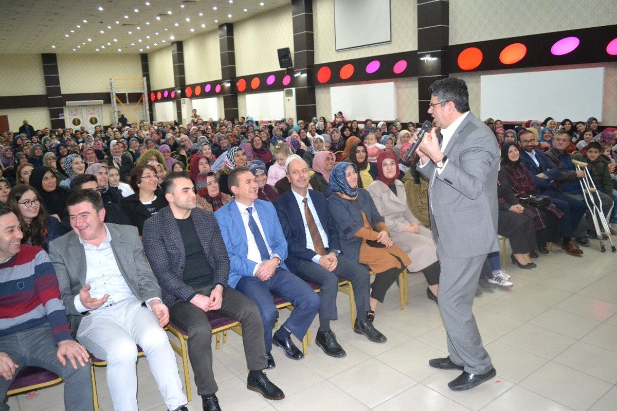 Şuhut\'ta Eğitimci Yazar Alişan Kapaklıkaya Rüzgârı Esti