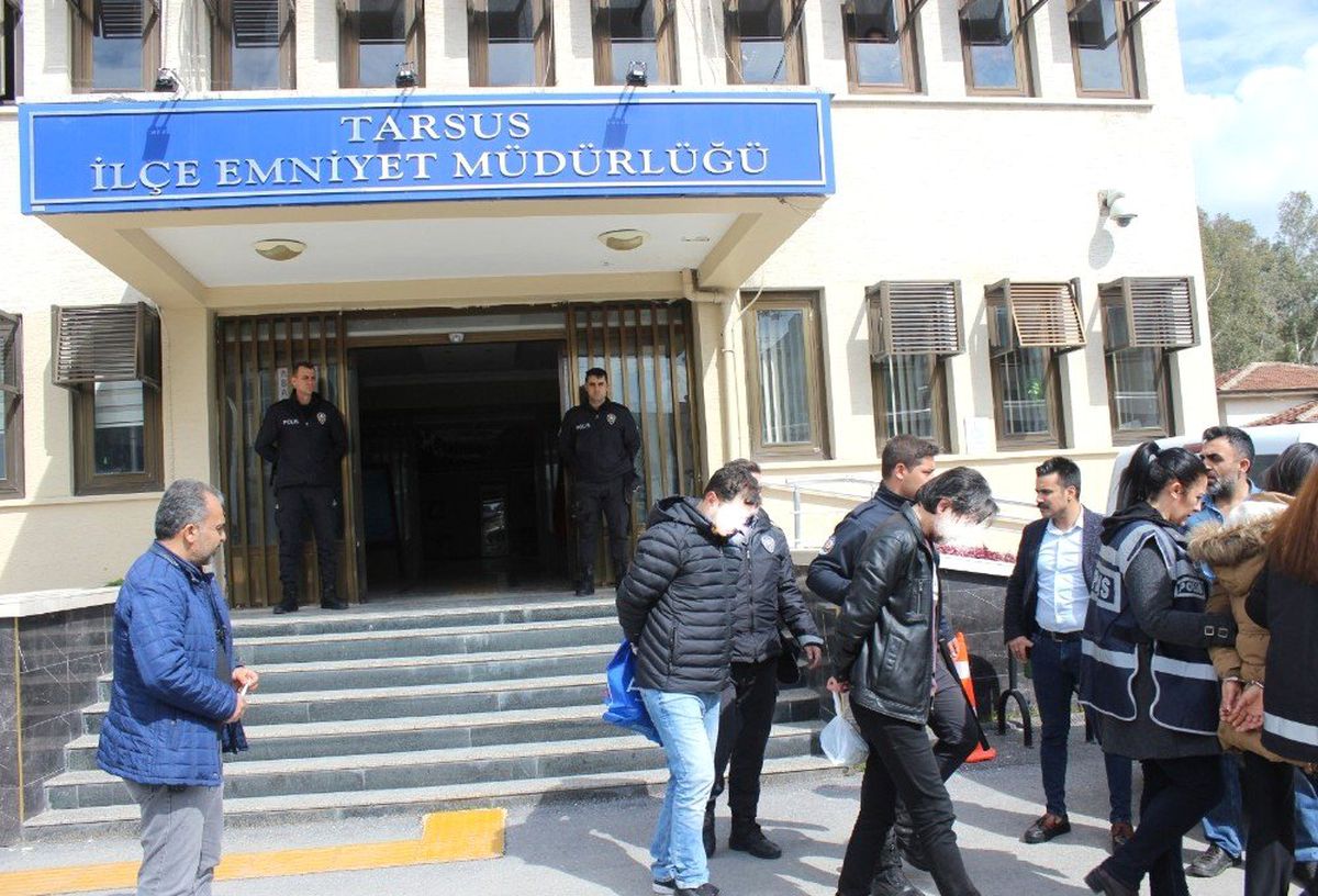 Tarsus\'ta Tefeci Operasyonunda 9 Tutuklama