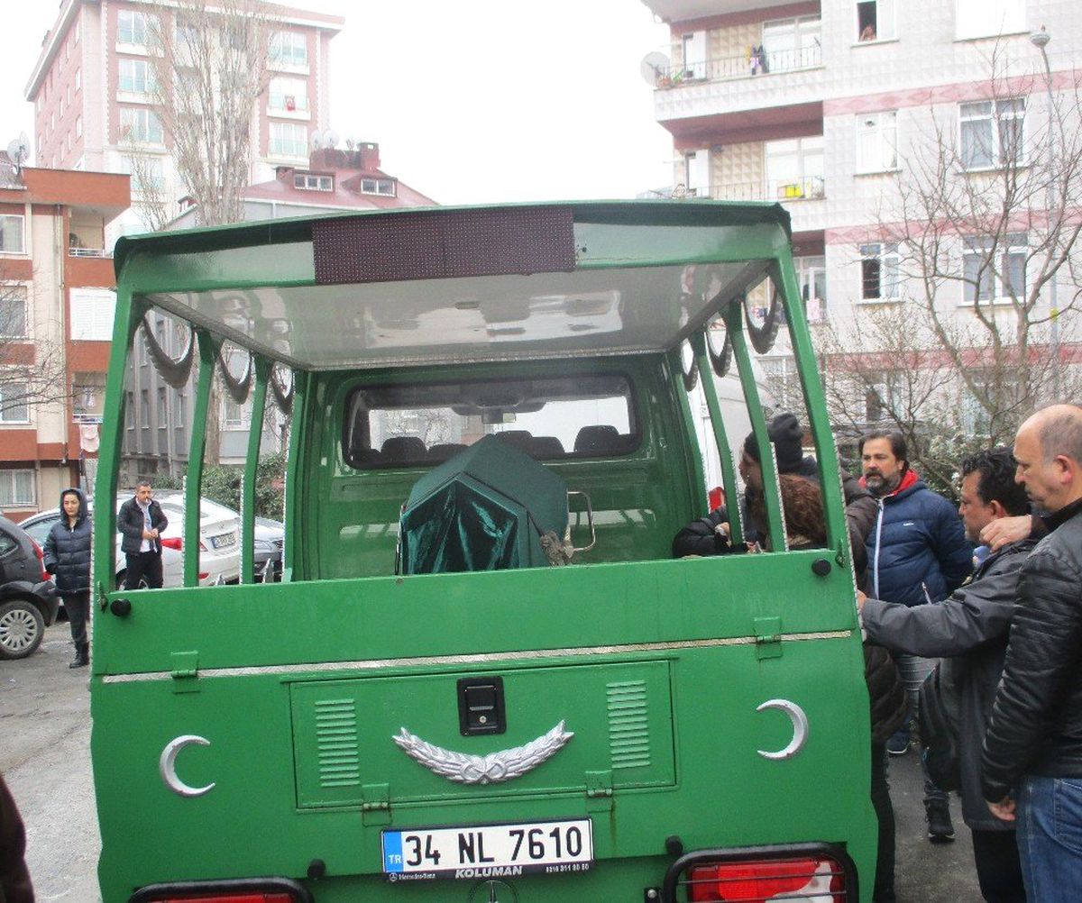 Ümraniye\'de Bir Kadın, Evine Giren Bir Zanlı Tarafından Öldürüldü