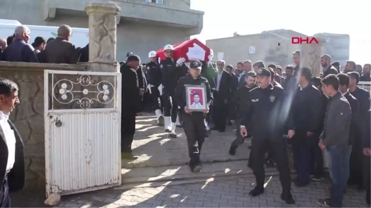 Uşak\'ta Trafik Kazası Sonucu Hayatını Kaybeden Polis Toprağa Verildi