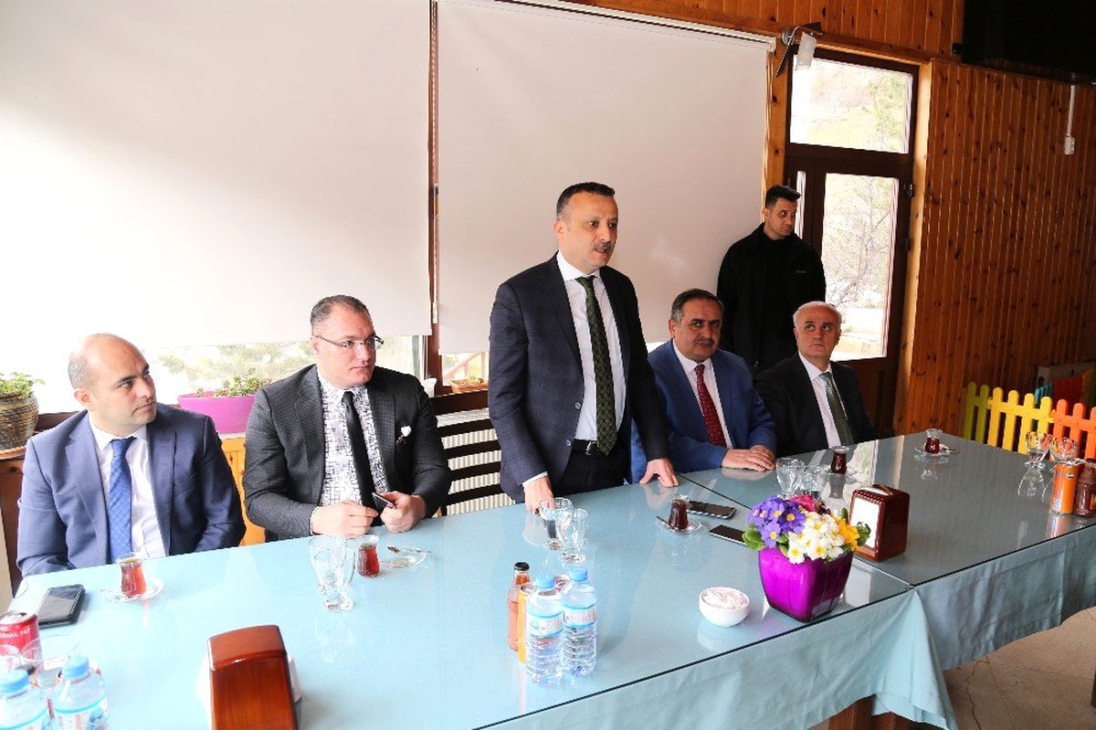 Vali Taşbilek\'ten Meclis Üyelerine Teşekkür