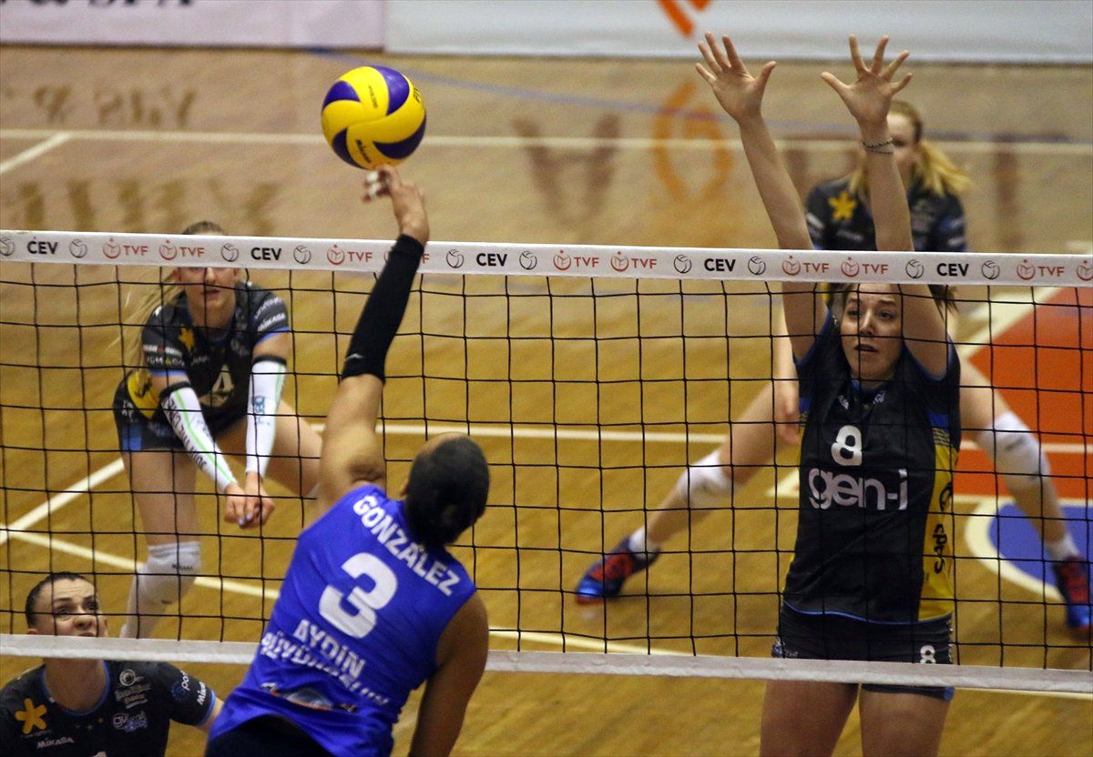 Voleybol: Kadınlar Cev Challenge Kupası