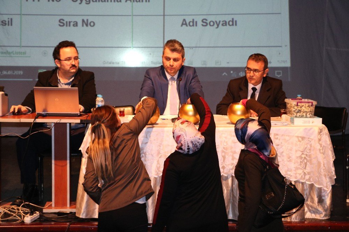 Zonguldak\'ta 655 Kişilik 6 Aylık Geçici İşe 6 Bin 436 Başvuru