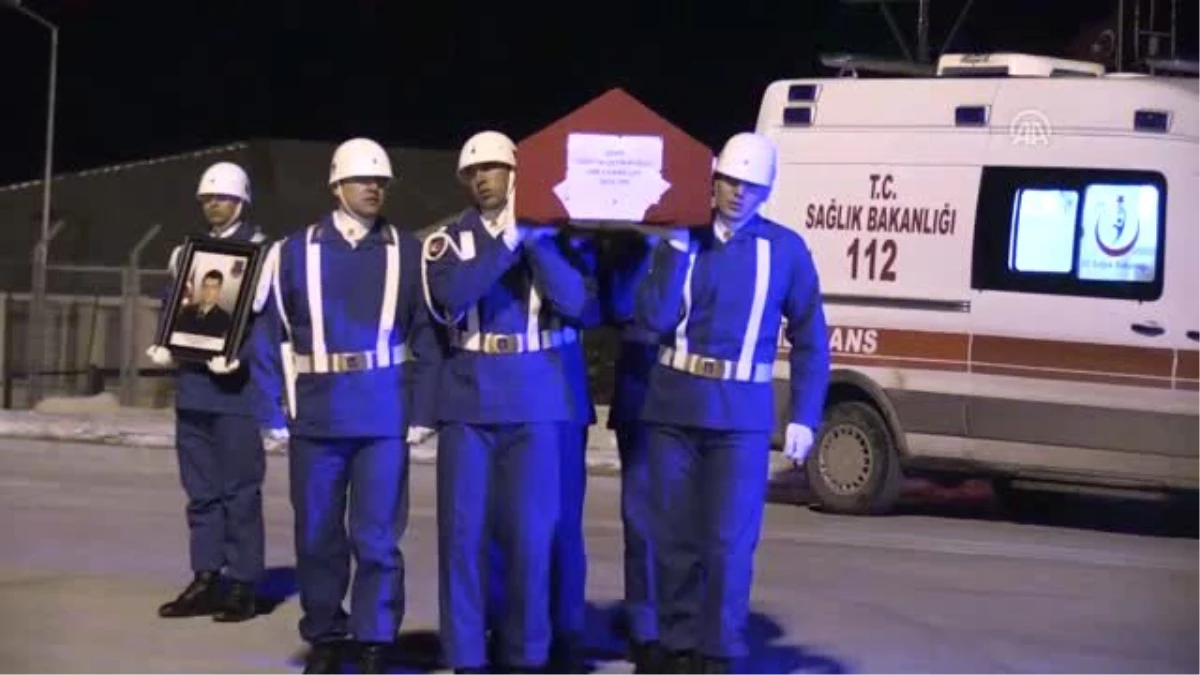 Ardahan\'da Cezaevi Görevlileri Arasında Kavga - Uzman Çavuş Kuşdili\'nin Cenazesi