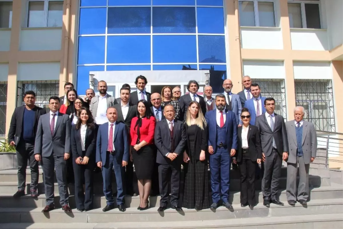 Avukatlar ve Yargı Mensupları Mut\'ta Sorunları Masaya Yatırdı