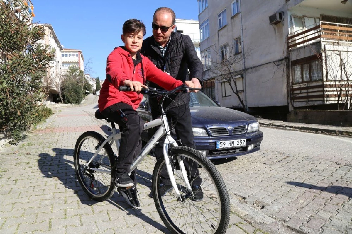 Başkan Akgün, Hakan\'ın Bisiklet Hayalini Gerçekleştirdi