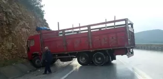 Bilecik'te Trafik Kazası, 5 Kişi Yaralandı